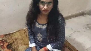 देसी भाभी की अकेले मे हॉट पॉर्न वीडियो