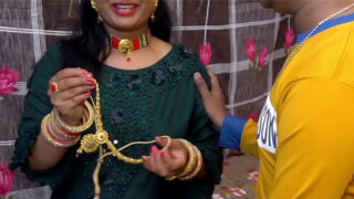 बर्तडे गिफ्ट के बदले भाभी का चूत मिला चोदने को