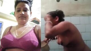 हॉट बड़े बूब्स बांग्लादेशी न्यूड बाथ सेल्फी वीडियो