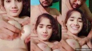 लड़की देसी बूब्स प्रेस करती है प्यारी के नग्न कैम पर