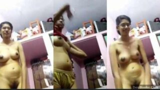 गर्म मलयाली बड़े बूब्स लड़की न्यूड सेल्फी में बालदार योनि दिखाती है