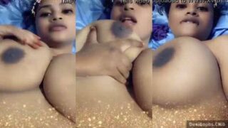 मल्लू बड़े स्तन वाली लड़की स्नैपहैट न्यूड्स पर निप्पल चाटती है – एमएमएस