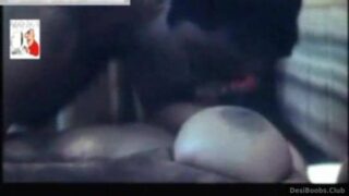 शकीला आंटी के बड़े स्तन चूसने का सेक्स क्लिप – भारतीय XXX बॉयफ्रेंड
